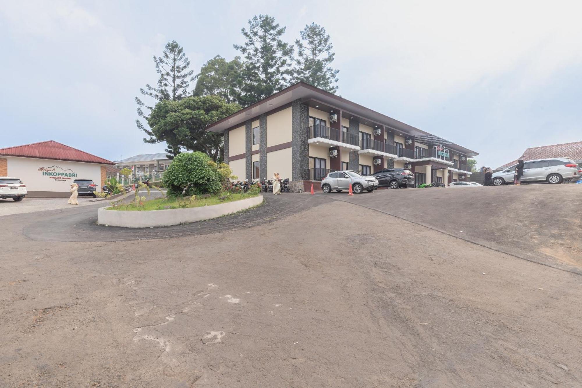 Urbanview Hotel Inkoppabri Cisarua Puncak Екстер'єр фото