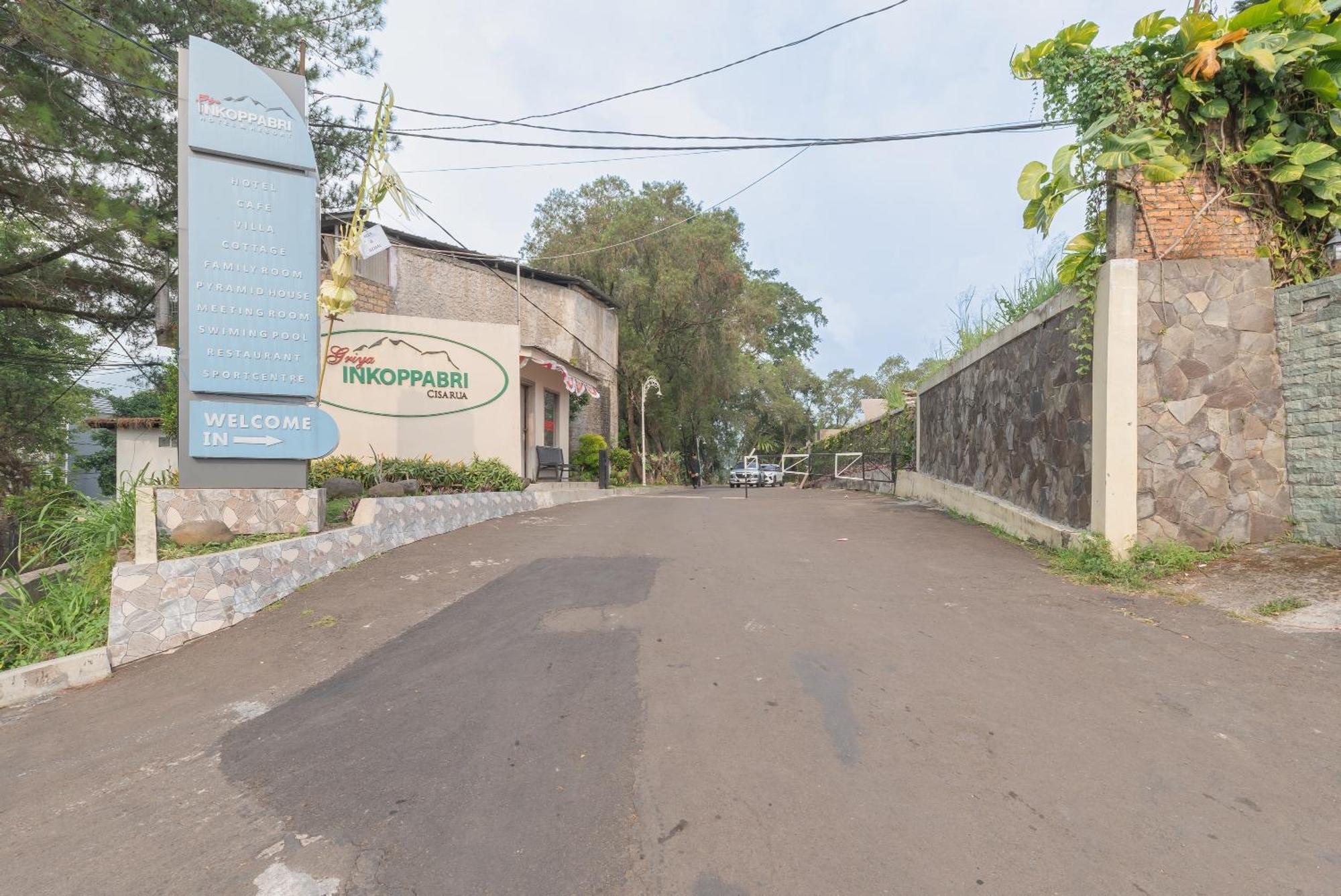 Urbanview Hotel Inkoppabri Cisarua Puncak Екстер'єр фото